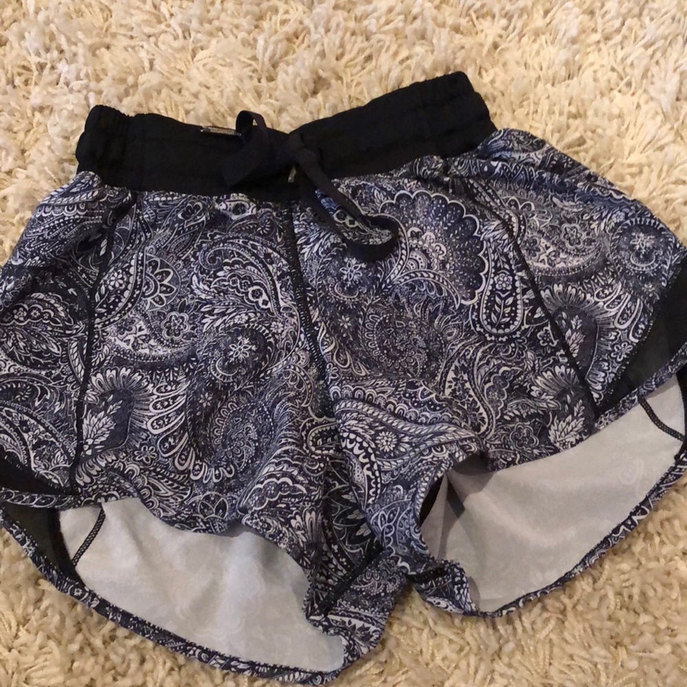 paisley lulu shorts size 2